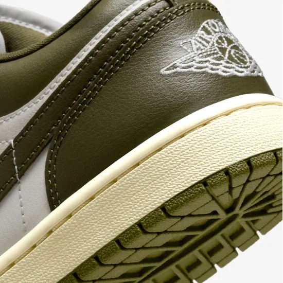 Кросівки Nike Air Jordan 1 Low DC0774-122