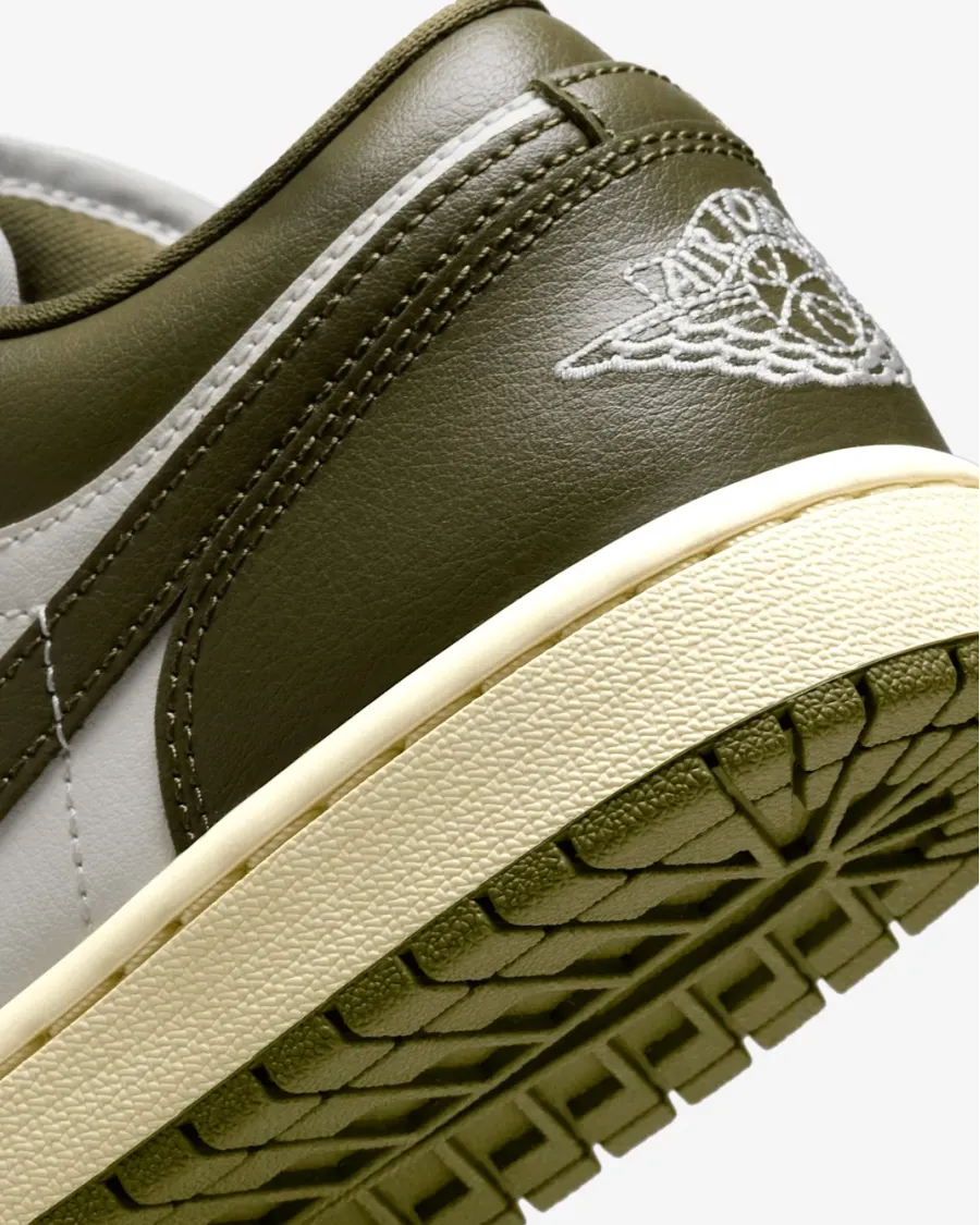 Кросівки Nike Air Jordan 1 Low DC0774-122