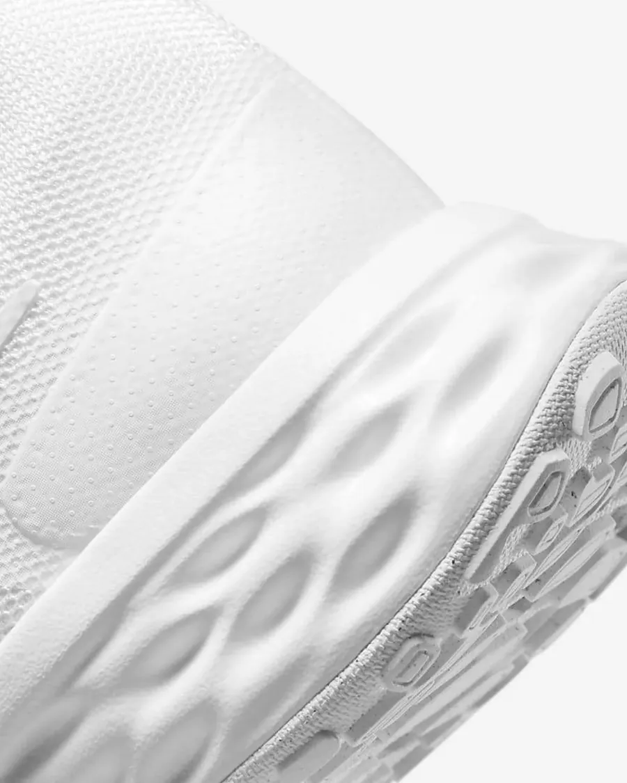 Кросівки Nike Revolution 6 Next Nature DC3728-102