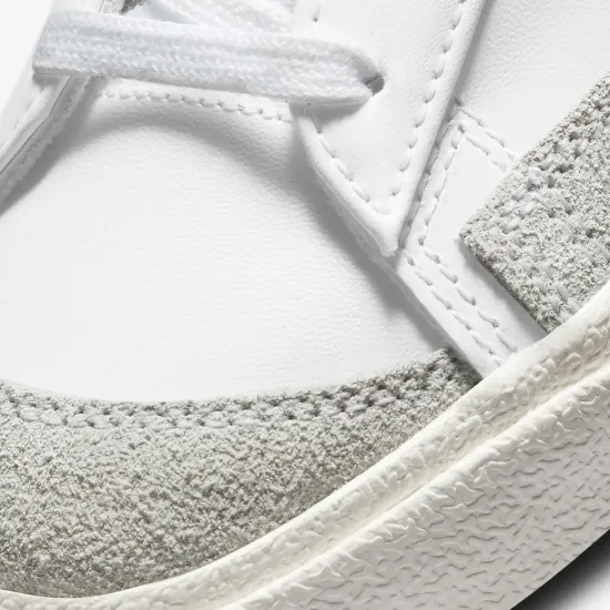 Кросівки Nike Blazer Low '77 DC4769-102