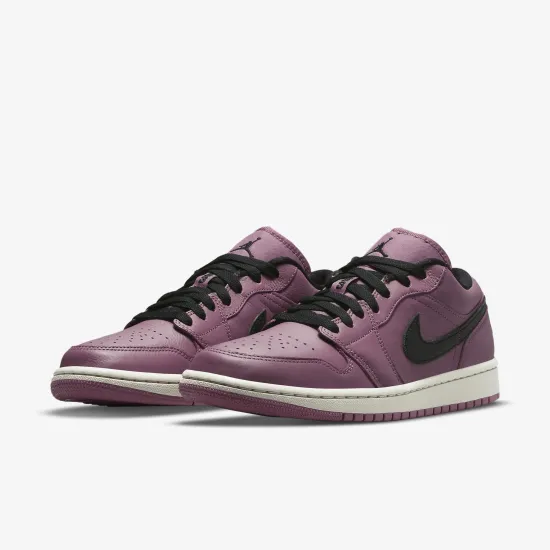 Кросівки Nike Air Jordan 1 Low SE DC7268-500
