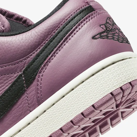 Кросівки Nike Air Jordan 1 Low SE DC7268-500