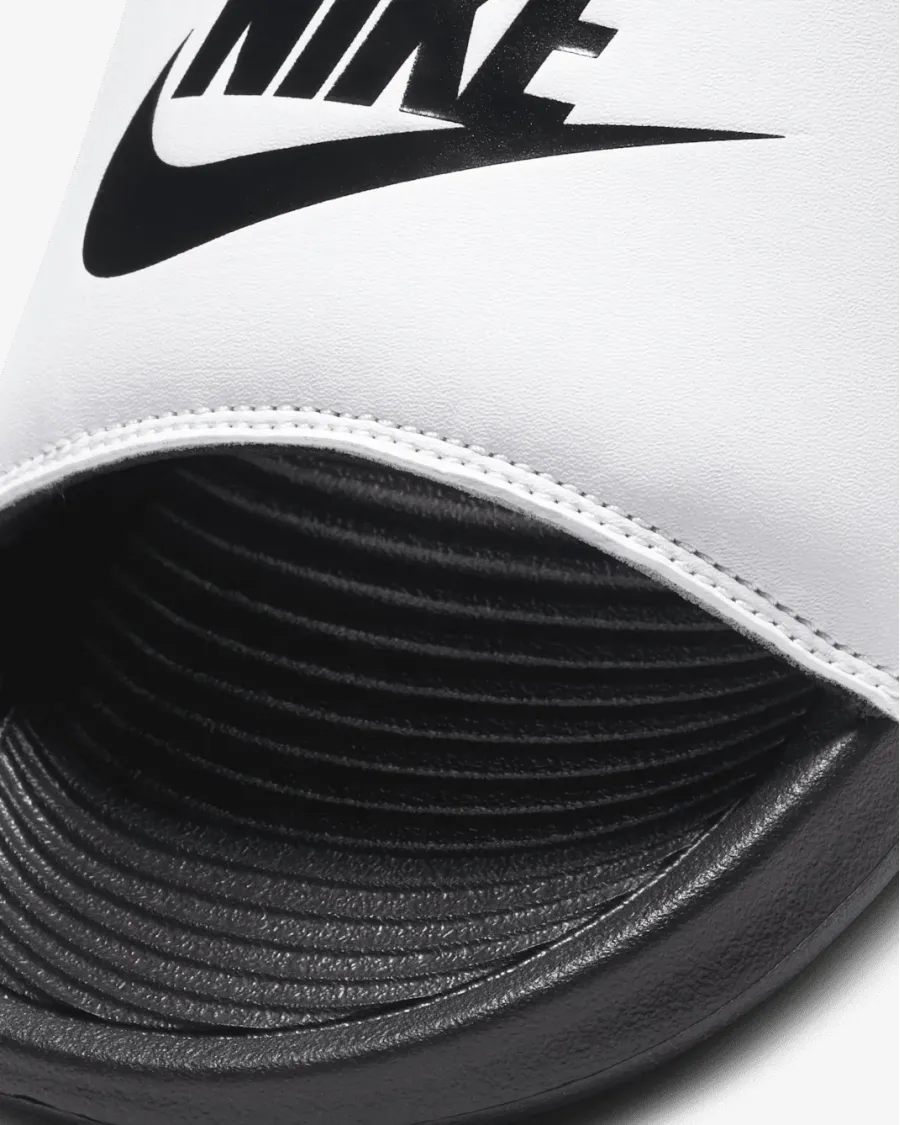 Тапочки Nike Victori One DD0228-100
