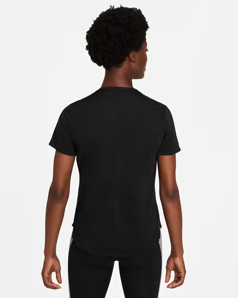 Футболка Nike Dri-FIT One Standard-Fit Short-Sleeve DD0638-010