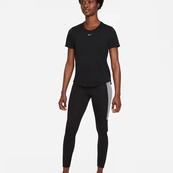 Футболка Nike Dri-FIT One Standard-Fit Short-Sleeve DD0638-010