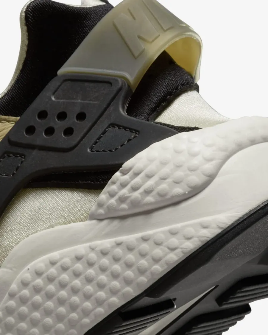 Кросівки Nike Air Huarache DD1068-007
