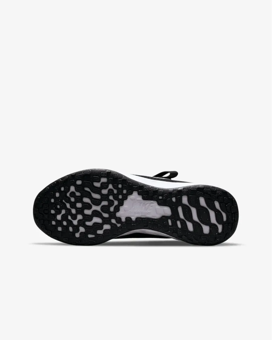 Кросівки Nike Revolution 6 FlyEase DD1113-003