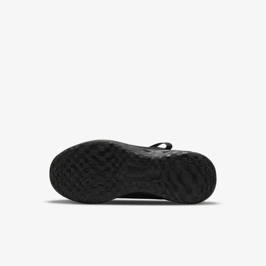Кросівки Nike Revolution 6 FlyEase DD1114-001