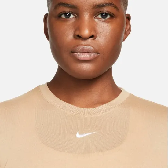 Футболка Nike Sportswear Essential Tee Slim Crop Label DD1328-200