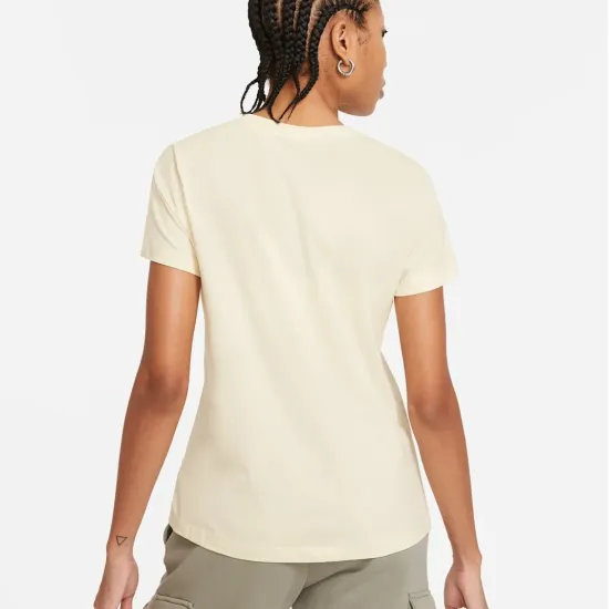 Футболка Nike Nature Pocket Tee DD1462-113