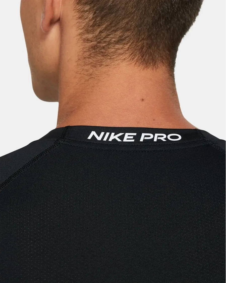 Футболка Nike Pro Dri-FIT DD1992-010
