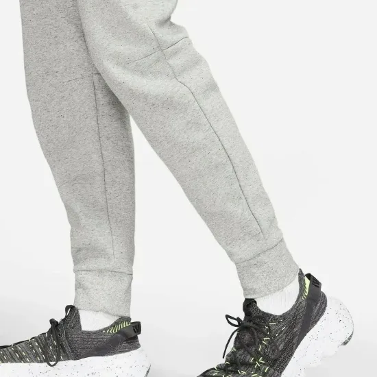 Штани Nike Sportswear Tech Fleece Joggers DD4706-010