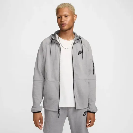 Кофта Nike Sportswear Tech Essentials Full Zip Fleece DD5284-002