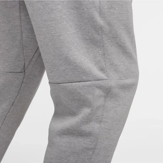 Штани Nike Sportswear Tech Essentials Fleece Joggers DD5293-002