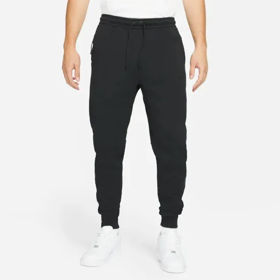 Штани Nike Sportswear Tech Essentials Fleece Joggers DD5293-010