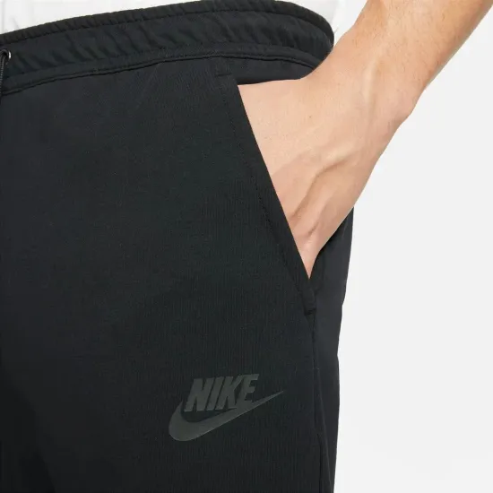 Штани Nike Sportswear Tech Essentials Fleece Joggers DD5293-010