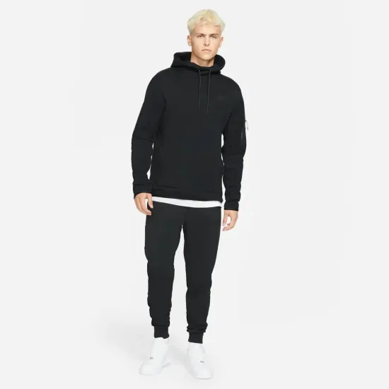 Штани Nike Sportswear Tech Essentials Fleece Joggers DD5293-010