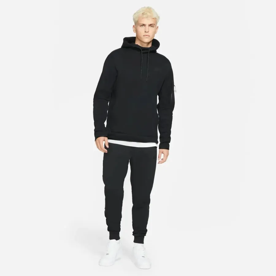 Штани Nike Sportswear Tech Essentials Fleece Joggers DD5293-010