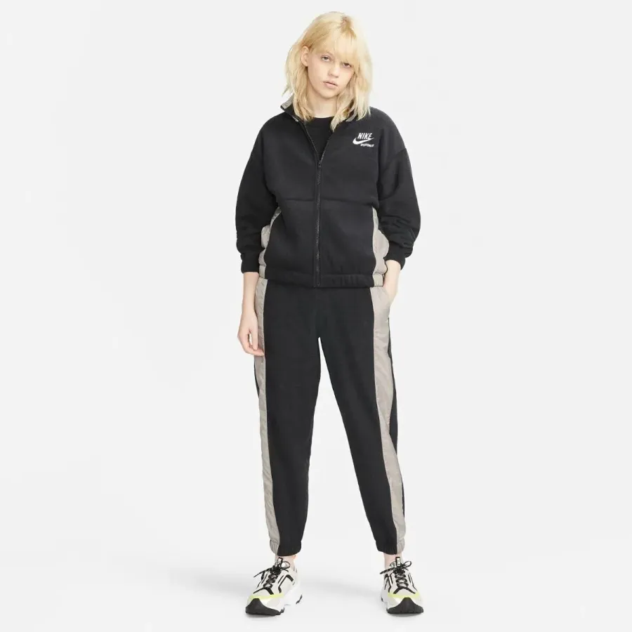 Куртка Nike Sportswear Plush DD5712-010