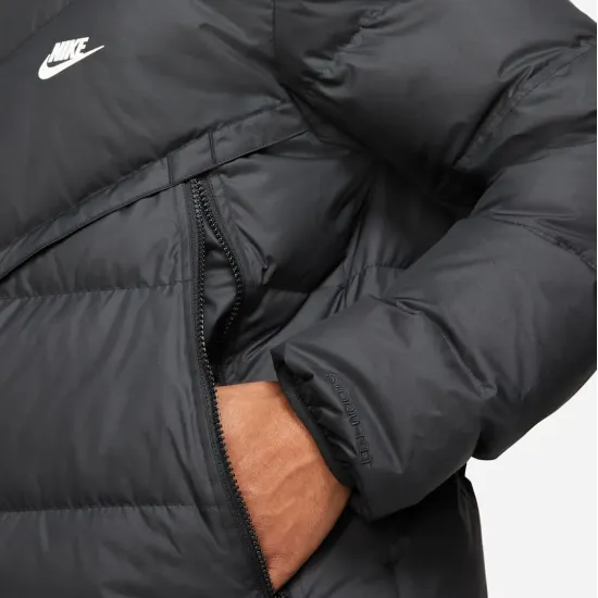 Куртка Nike Sportswear Storm-Fit Windrunner DD6788-010