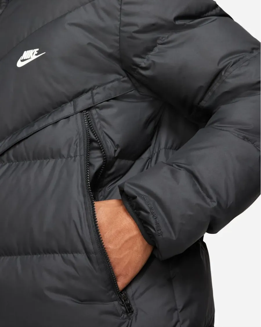 Куртка Nike Sportswear Storm-Fit Windrunner DD6788-010