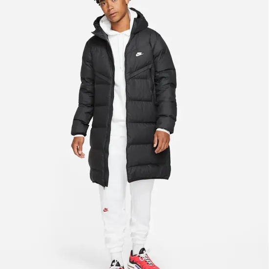 Куртка Nike Sportswear Storm-Fit Windrunner DD6788-010
