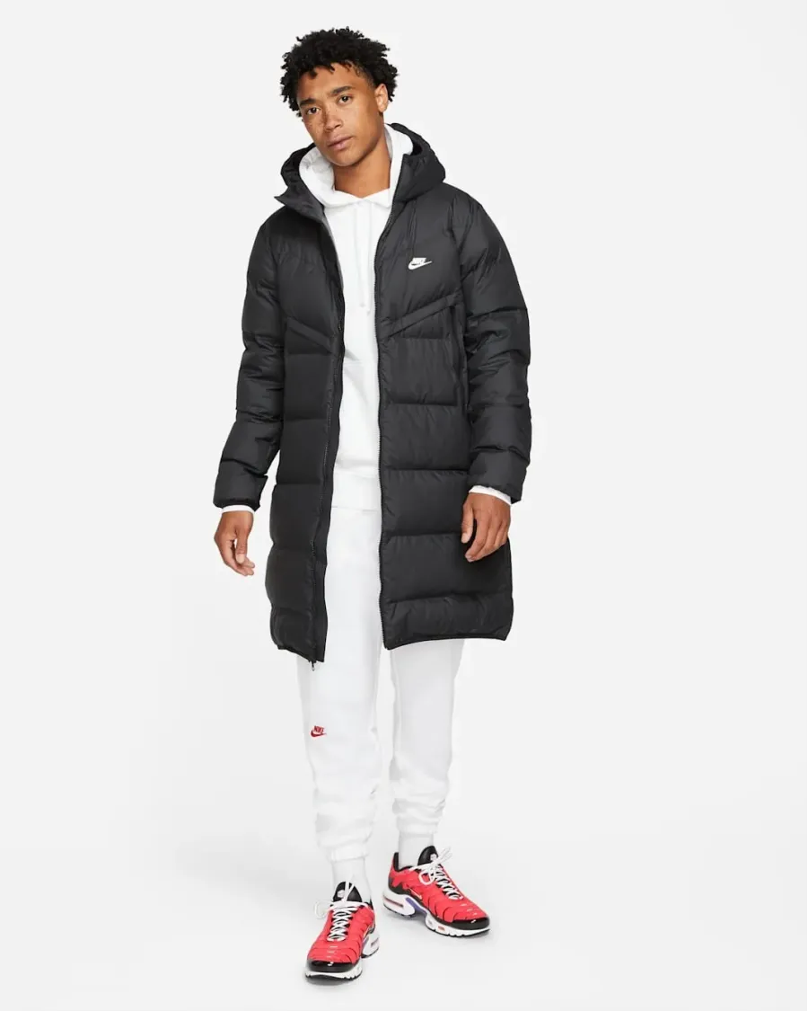 Куртка Nike Sportswear Storm-Fit Windrunner DD6788-010