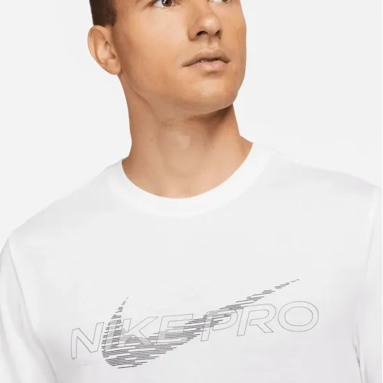 Футболка Nike Dri-Fit Graphic Tee DD6883-100