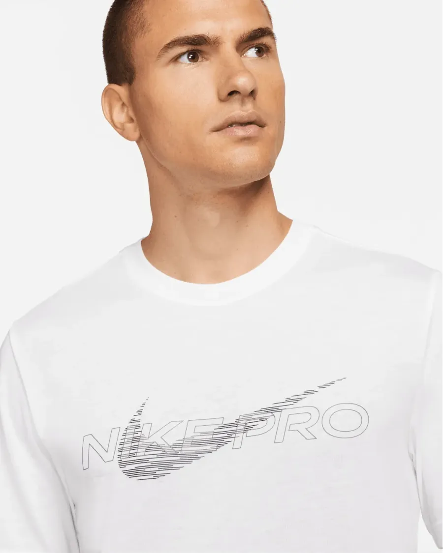 Футболка Nike Dri-Fit Graphic Tee DD6883-100