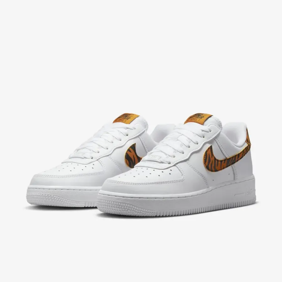 Кросівки Nike Air Force 1 '07 DD8959-108