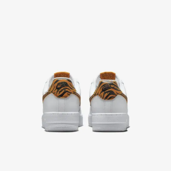 Кросівки Nike Air Force 1 '07 DD8959-108
