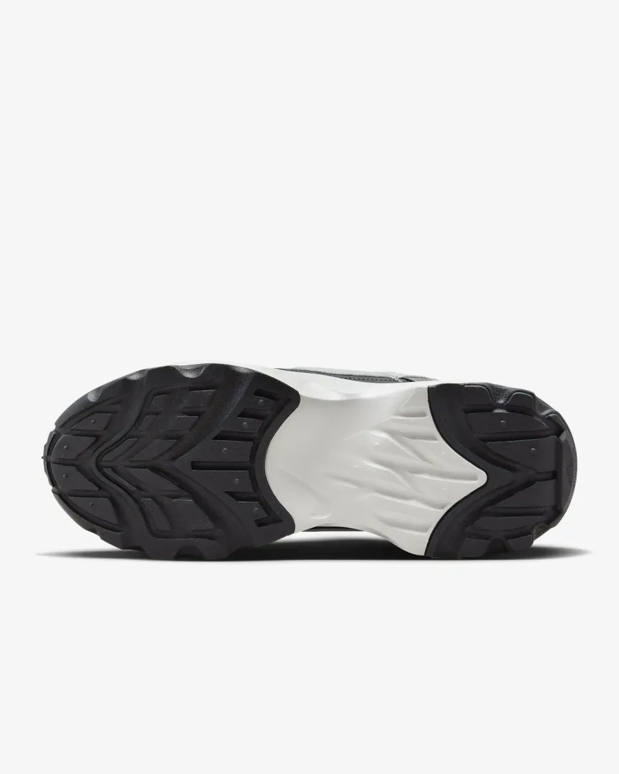 Кросівки Nike TC 7900 DD9682-001