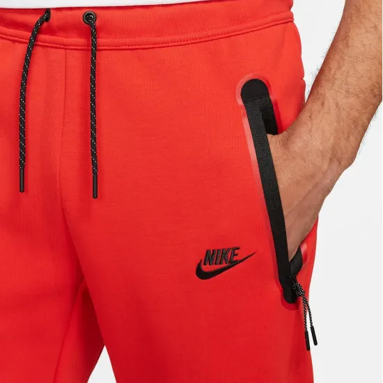 Штани Nike Liverpool FC Tech Fleece DD9725-612