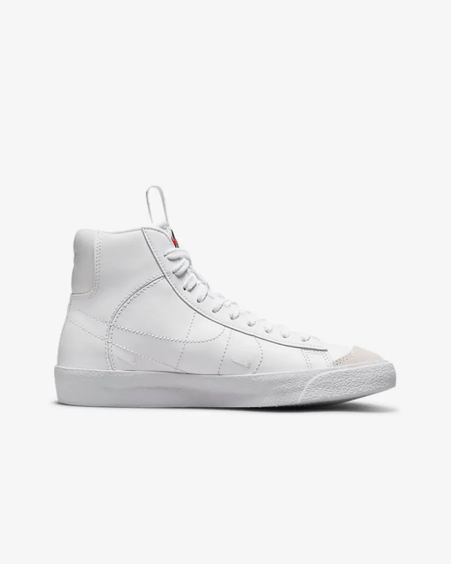 Кросівки Nike Blazer Mid '77 SE DH8640-102
