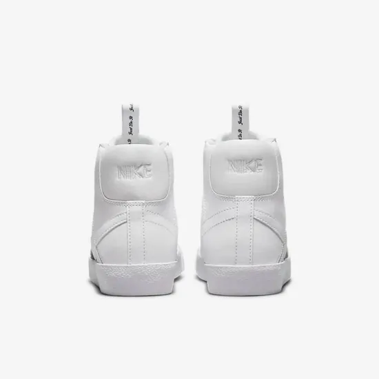 Кросівки Nike Blazer Mid '77 SE DH8640-102