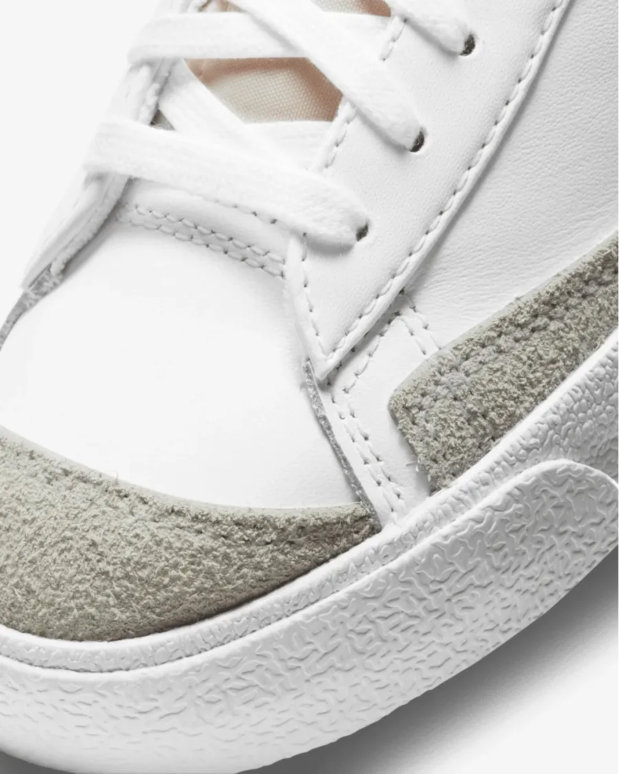 Кросівки Nike Blazer Mid 77 Essential DJ3050-100