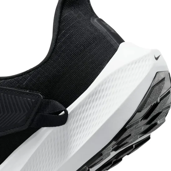 Кросівки Nike Air Zoom Pegasus FlyEase DJ7381-001