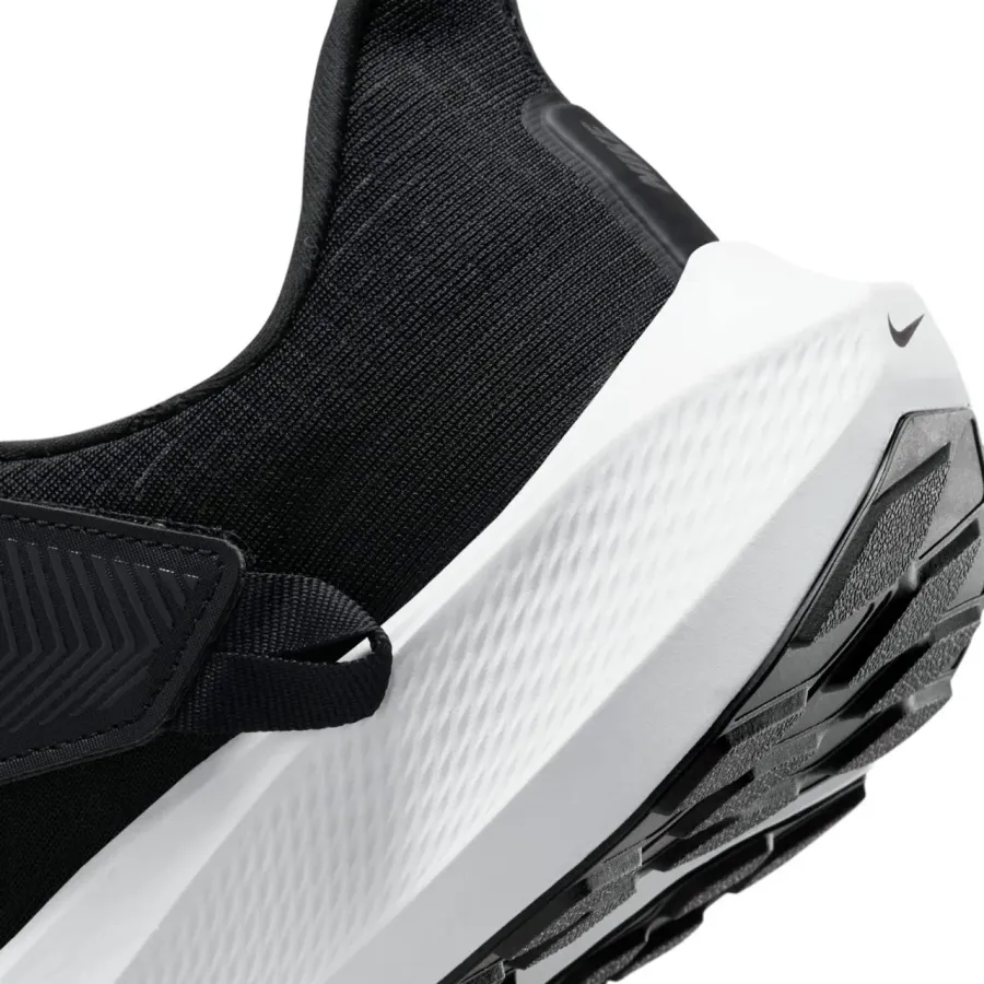 Кросівки Nike Air Zoom Pegasus FlyEase DJ7381-001