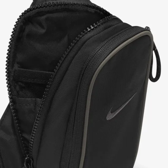 Сумка через плече Nike Sportswear Essentials DJ9794-010