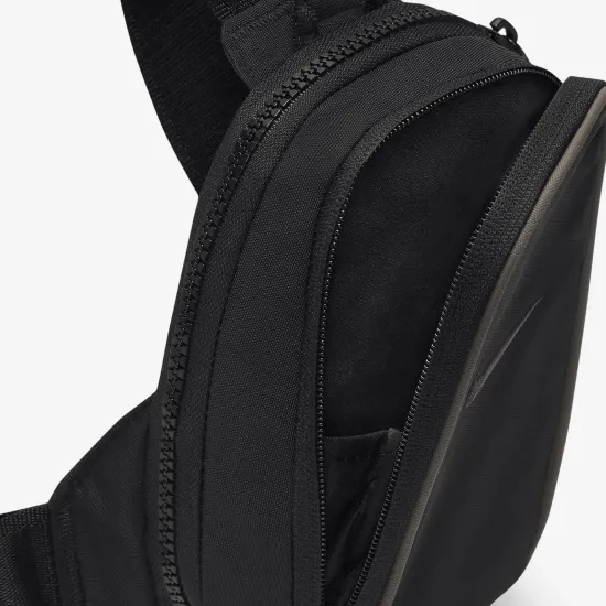 Сумка через плече Nike Sportswear Essentials DJ9794-010