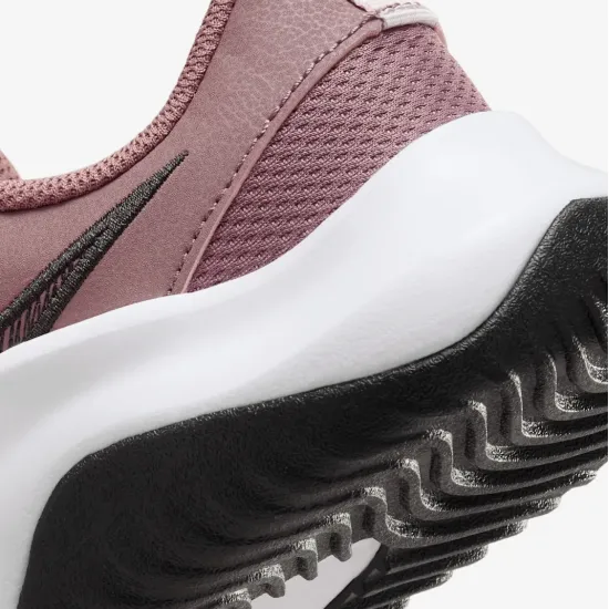 Кросівки Nike Legend Essential 3 Next Nature DM1119-200