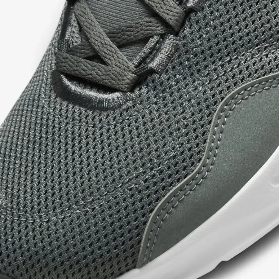 Кросівки Nike Legend Essential 3 Next Nature DM1120-002