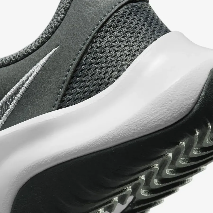 Кросівки Nike Legend Essential 3 Next Nature DM1120-002