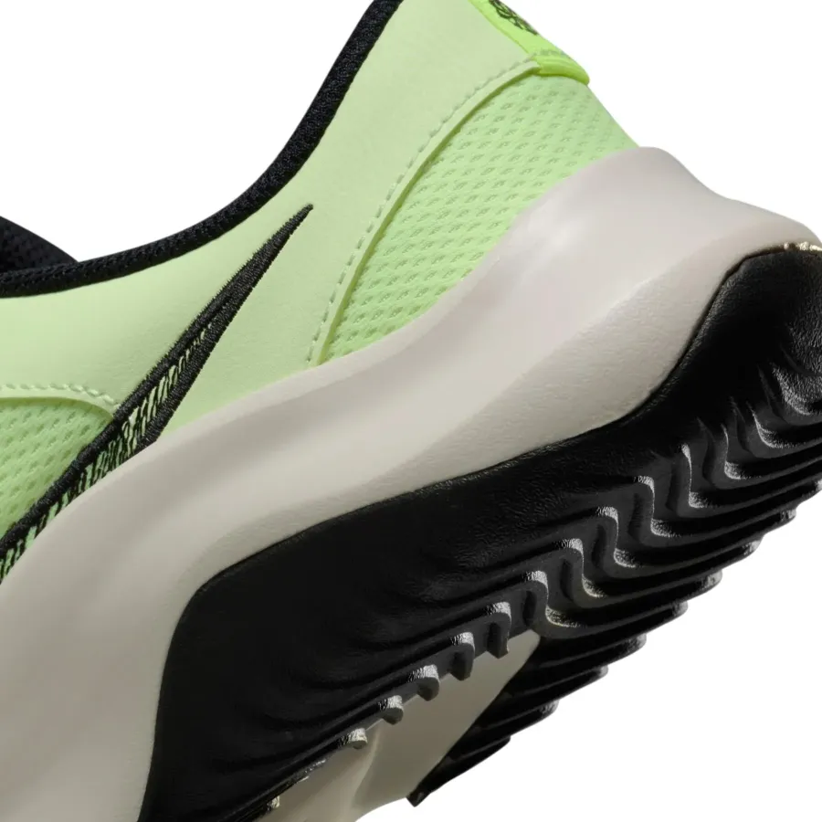 Кросівки Nike Legend Essential 3 Next Nature DM1120-700