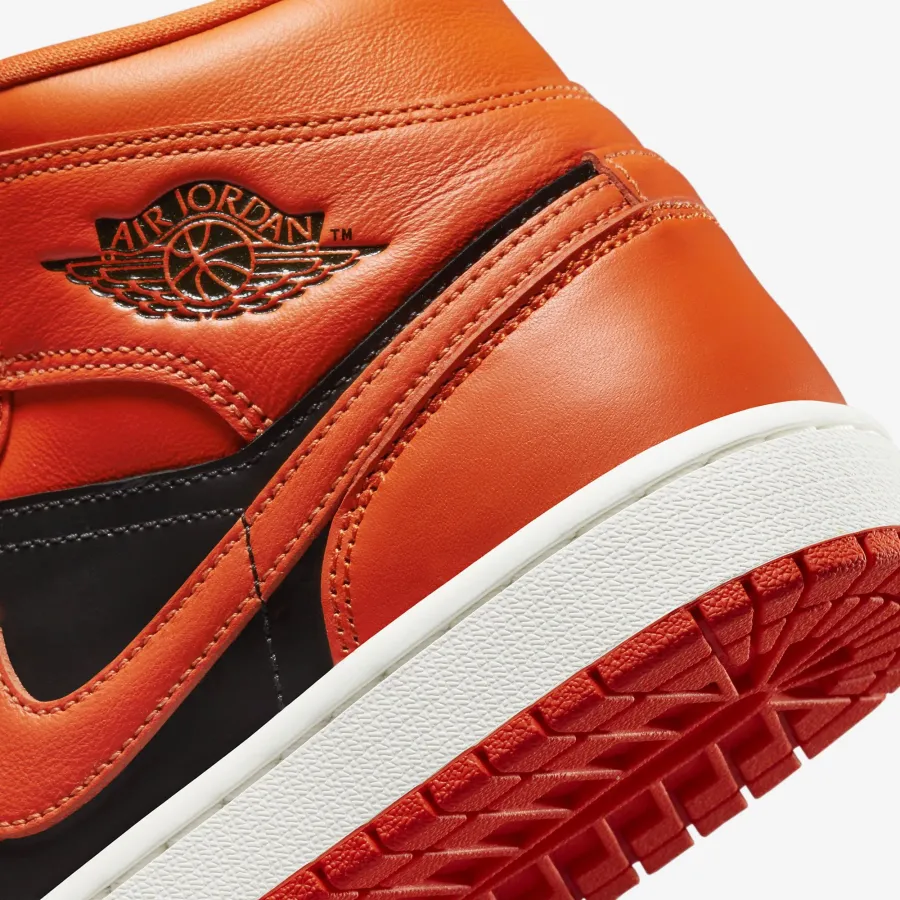 Кросівки Nike Air Jordan 1 Mid DM3381-600