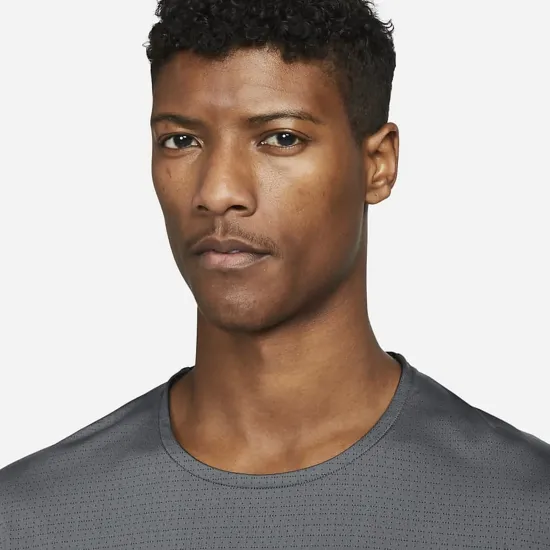 Футболка Nike Dri-FIT Trail Rise 365 SS DM4646-010