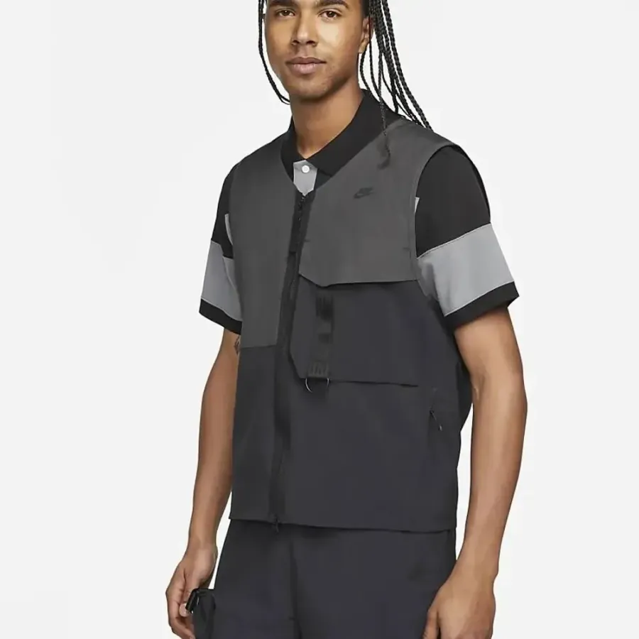 Жилетка Nike Sportswear Tech Pack Vest DM5534-060