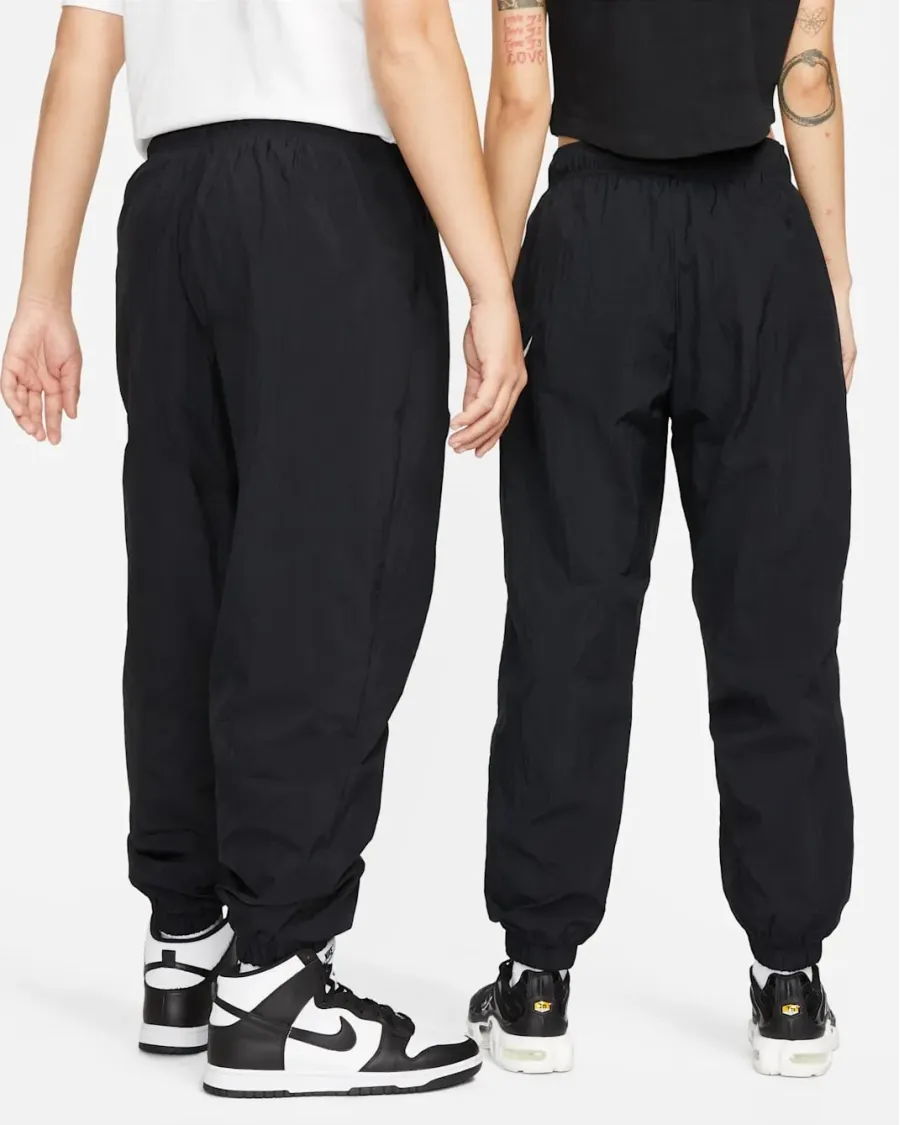 Штани Nike Sportswear Essential Woven DM6183-010