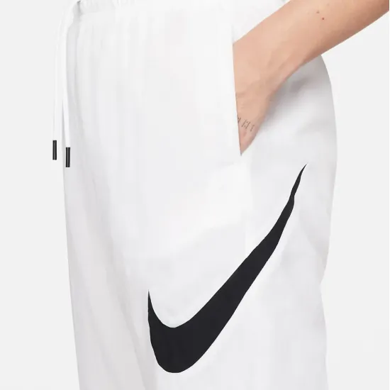 Штани Nike Sportswear Essential Woven DM6183-100