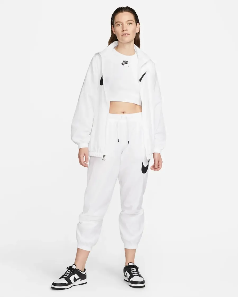 Штани Nike Sportswear Essential Woven DM6183-100